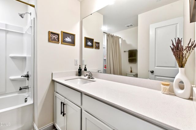 1201 Channel Drop Loop, Zebulon, NC 27597