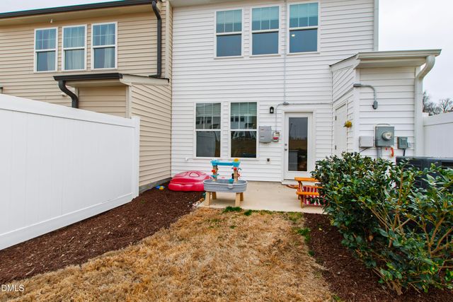 1201 Channel Drop Loop, Zebulon, NC 27597