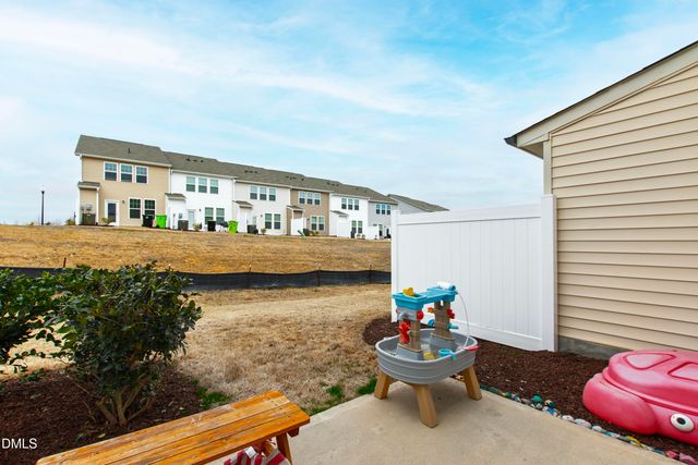 1201 Channel Drop Loop, Zebulon, NC 27597