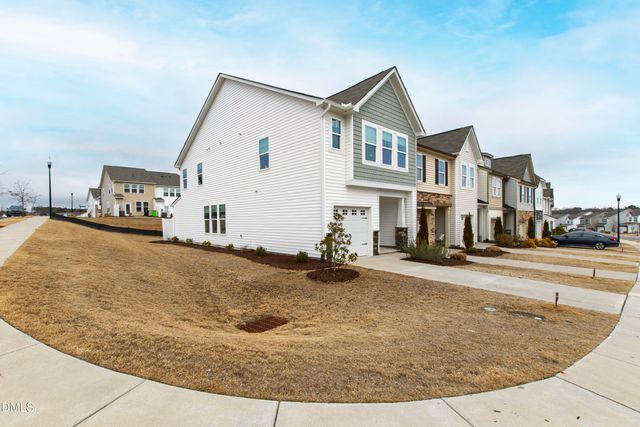 1201 Channel Drop Loop, Zebulon, NC 27597