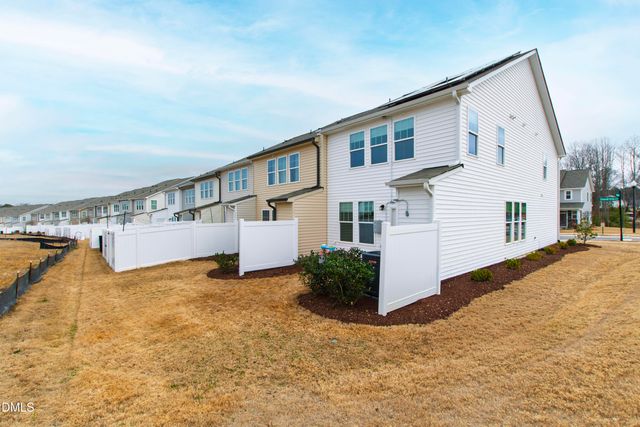 1201 Channel Drop Loop, Zebulon, NC 27597