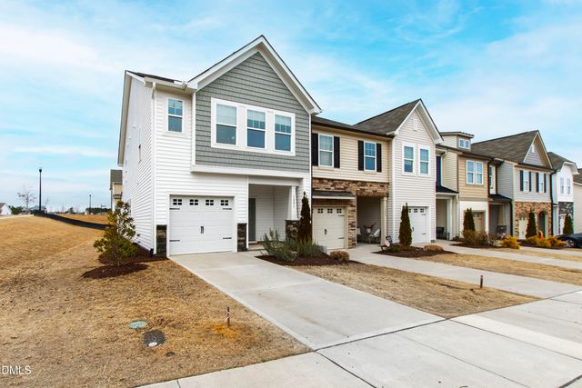 1201 Channel Drop Loop, Zebulon, NC 27597