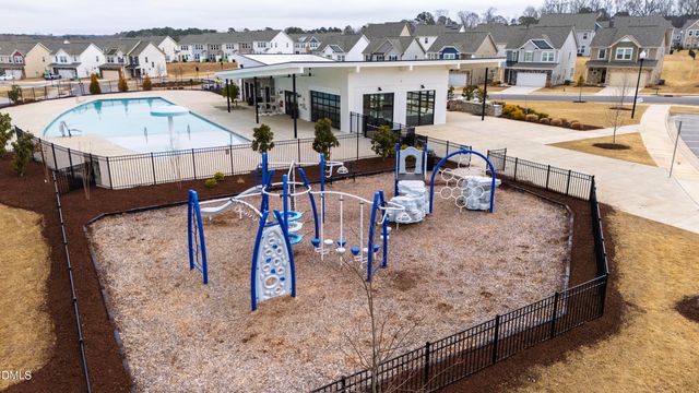 1201 Channel Drop Loop, Zebulon, NC 27597