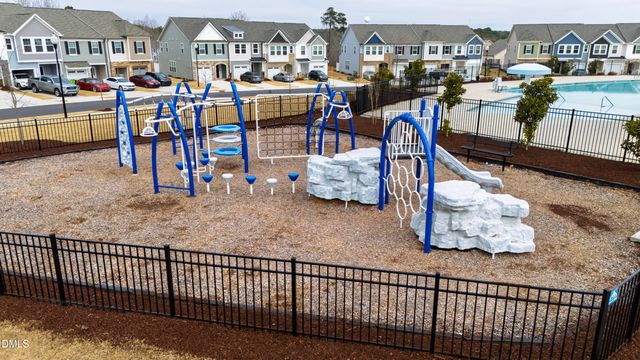 1201 Channel Drop Loop, Zebulon, NC 27597