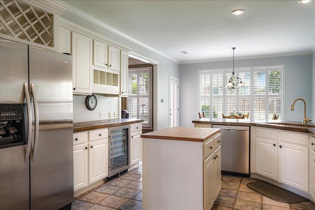 1341 CEDAR HOLLOW DR, Cordova, TN 38016