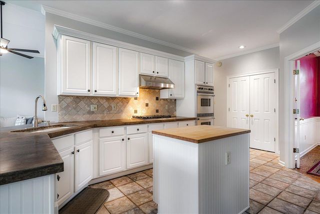 1341 CEDAR HOLLOW DR, Cordova, TN 38016