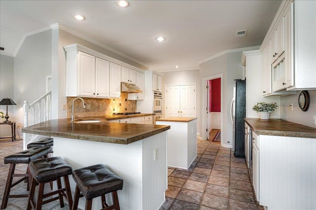 1341 CEDAR HOLLOW DR, Cordova, TN 38016
