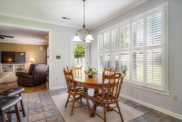 1341 CEDAR HOLLOW DR, Cordova, TN 38016