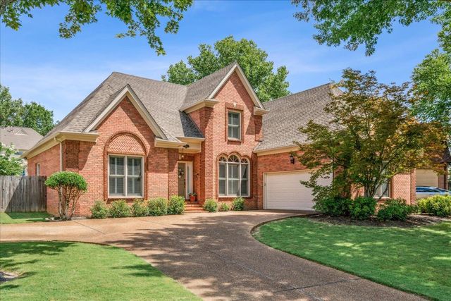 1341 CEDAR HOLLOW DR, Cordova, TN 38016
