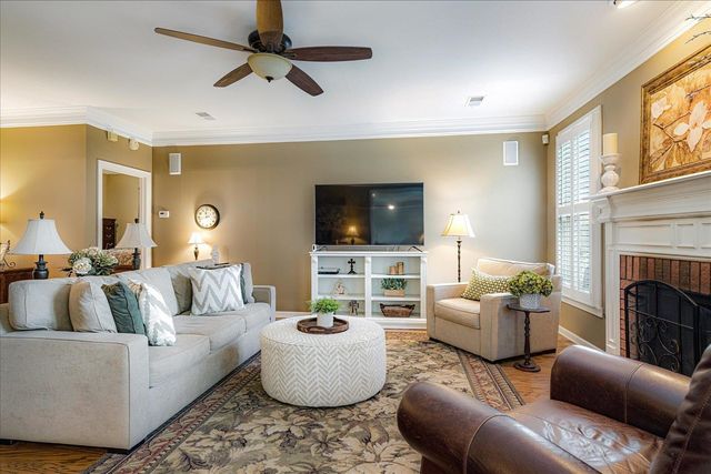 1341 CEDAR HOLLOW DR, Cordova, TN 38016