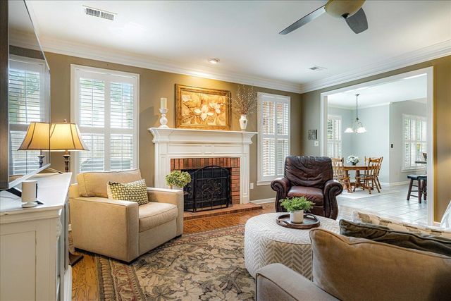1341 CEDAR HOLLOW DR, Cordova, TN 38016