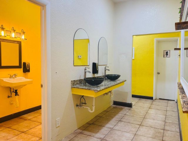 3330 NE 33rd Street, Fort Lauderdale, FL 33308