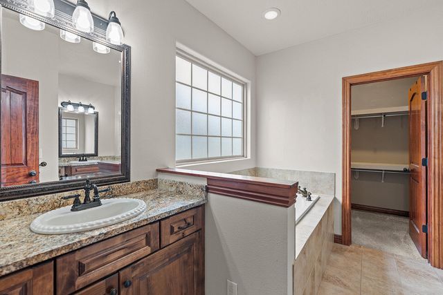 3409 N Brinnsfield Drive, Ozark, MO 65721