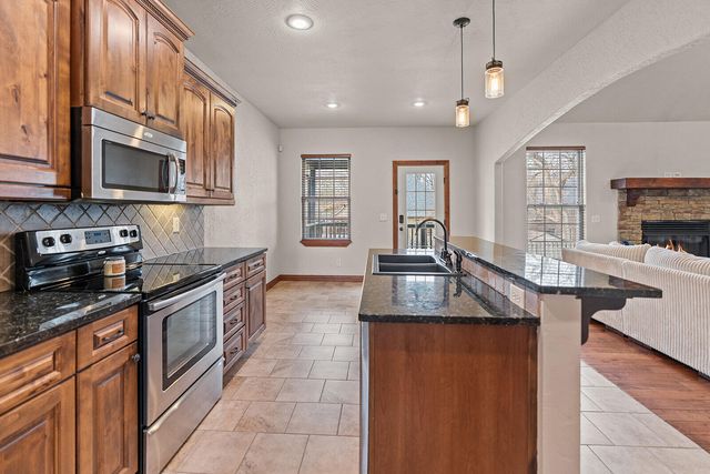 3409 N Brinnsfield Drive, Ozark, MO 65721