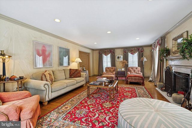 736 WOODLEAVE RD, Bryn Mawr, PA 19010