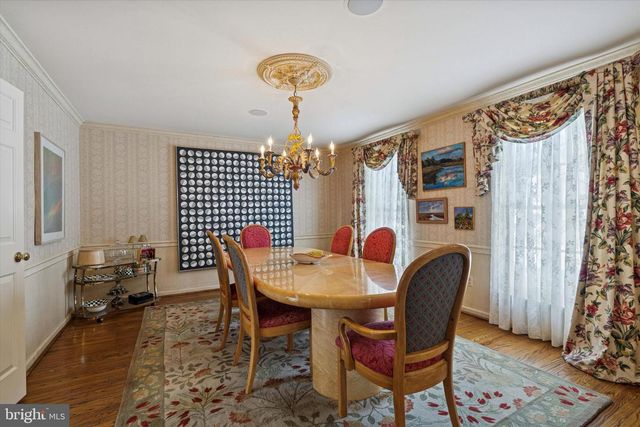 736 WOODLEAVE RD, Bryn Mawr, PA 19010