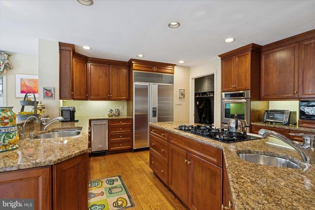 736 WOODLEAVE RD, Bryn Mawr, PA 19010