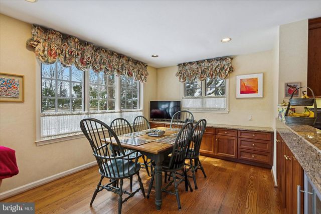 736 WOODLEAVE RD, Bryn Mawr, PA 19010