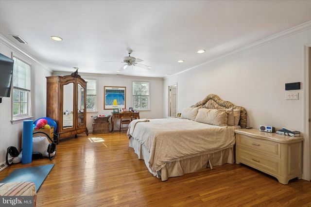 736 WOODLEAVE RD, Bryn Mawr, PA 19010