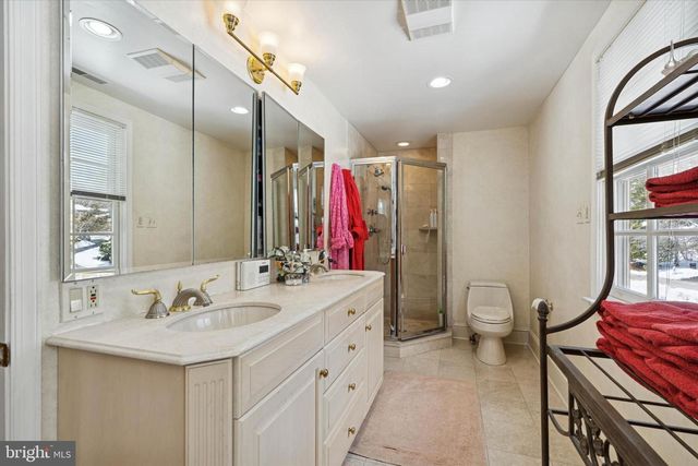 736 WOODLEAVE RD, Bryn Mawr, PA 19010