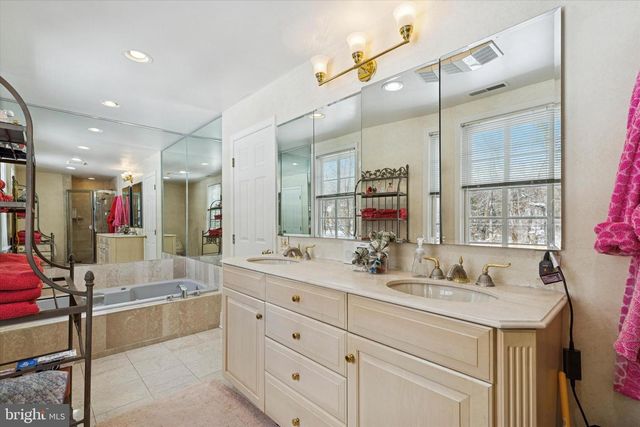 736 WOODLEAVE RD, Bryn Mawr, PA 19010