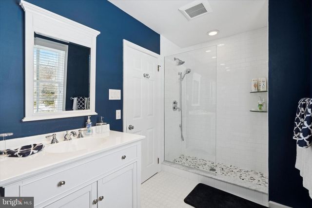 736 WOODLEAVE RD, Bryn Mawr, PA 19010