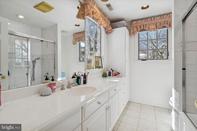 736 WOODLEAVE RD, Bryn Mawr, PA 19010