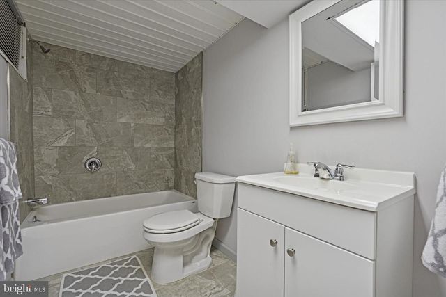 736 WOODLEAVE RD, Bryn Mawr, PA 19010