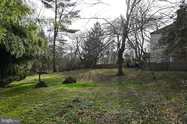 736 WOODLEAVE RD, Bryn Mawr, PA 19010