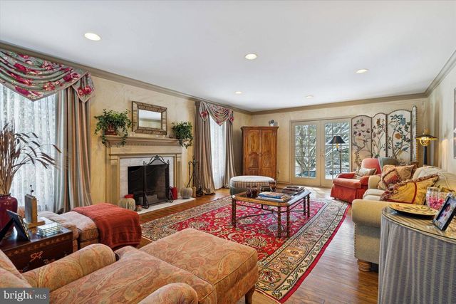 736 WOODLEAVE RD, Bryn Mawr, PA 19010