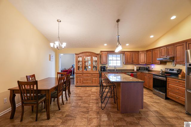 3943 Symsonia Hwy, Benton, KY 42025