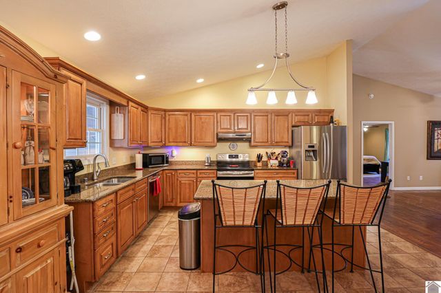 3943 Symsonia Hwy, Benton, KY 42025