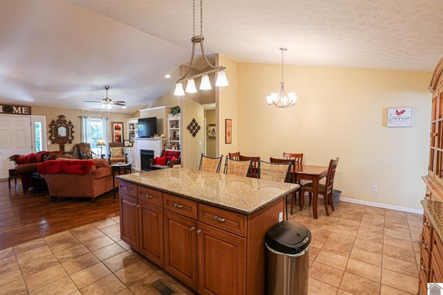 3943 Symsonia Hwy, Benton, KY 42025