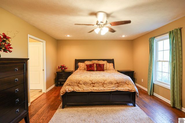 3943 Symsonia Hwy, Benton, KY 42025