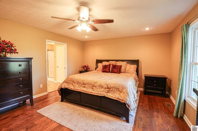 3943 Symsonia Hwy, Benton, KY 42025