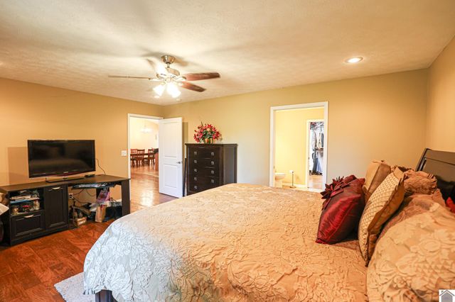 3943 Symsonia Hwy, Benton, KY 42025