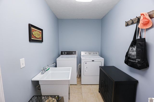 3943 Symsonia Hwy, Benton, KY 42025