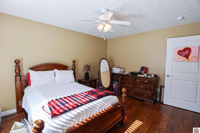 3943 Symsonia Hwy, Benton, KY 42025