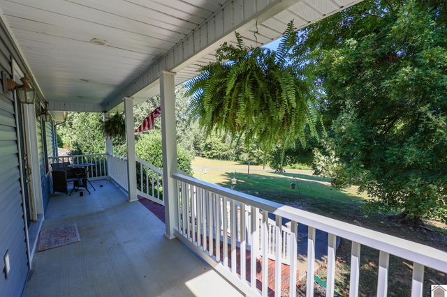 3943 Symsonia Hwy, Benton, KY 42025