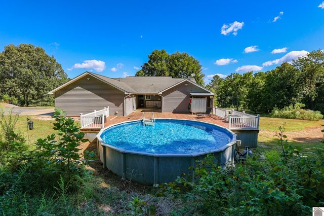 3943 Symsonia Hwy, Benton, KY 42025