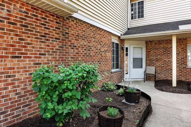 1038 Bedford Drive, Carol Stream, IL 60188