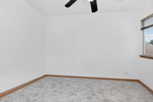 1038 Bedford Drive, Carol Stream, IL 60188