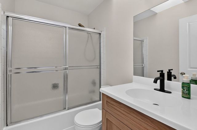 1038 Bedford Drive, Carol Stream, IL 60188