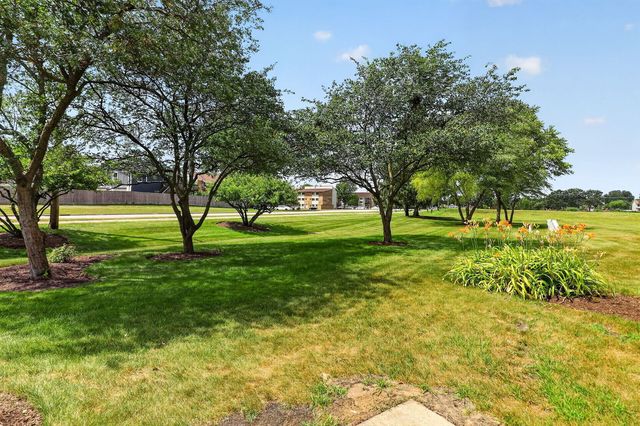 1038 Bedford Drive, Carol Stream, IL 60188