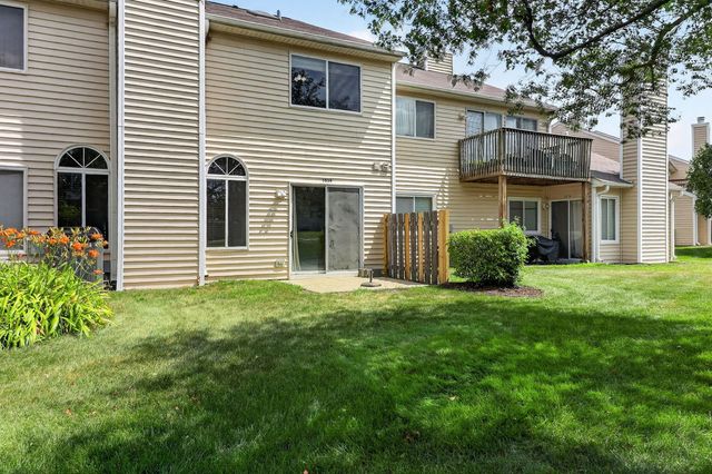 1038 Bedford Drive, Carol Stream, IL 60188