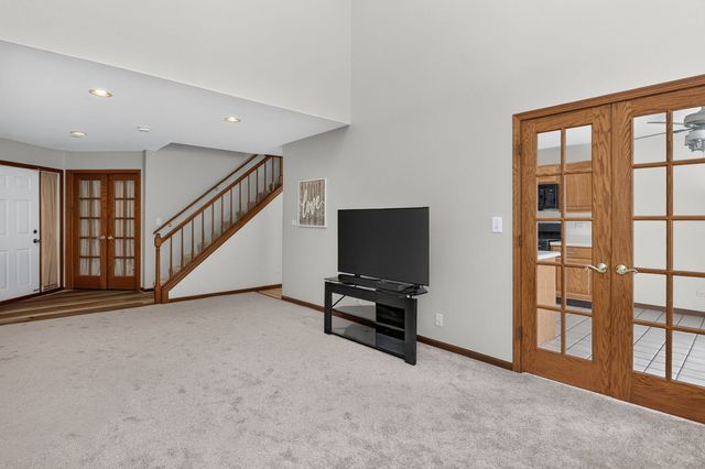 1038 Bedford Drive, Carol Stream, IL 60188