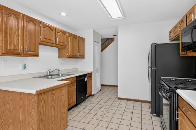 1038 Bedford Drive, Carol Stream, IL 60188