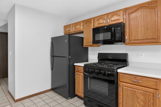 1038 Bedford Drive, Carol Stream, IL 60188
