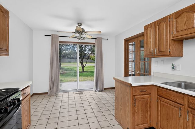 1038 Bedford Drive, Carol Stream, IL 60188
