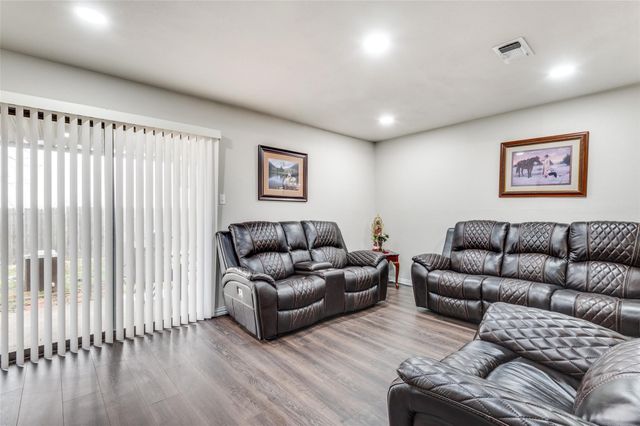 4913 Tracy Drive, Haltom City, TX 76117